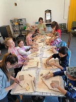 Керамика - это не унитазы! Как тюменская мастерица обучает детей